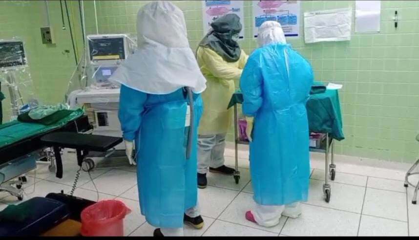 เฮลั่น!! ทีมแพทย์พังงาผ่าตัดคลอดผู้ป่วยโควิดรอดทั้งแม่และลูก
