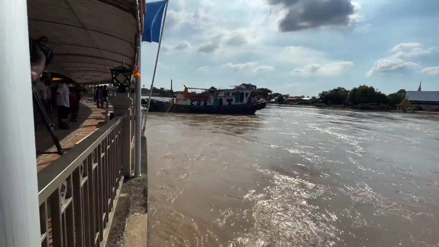 เร่งค้นหาร่างคนขับเรือ เจ้าท่าเตรียมขอให้หยุดเดินเรือช่วงน้ำหลาก