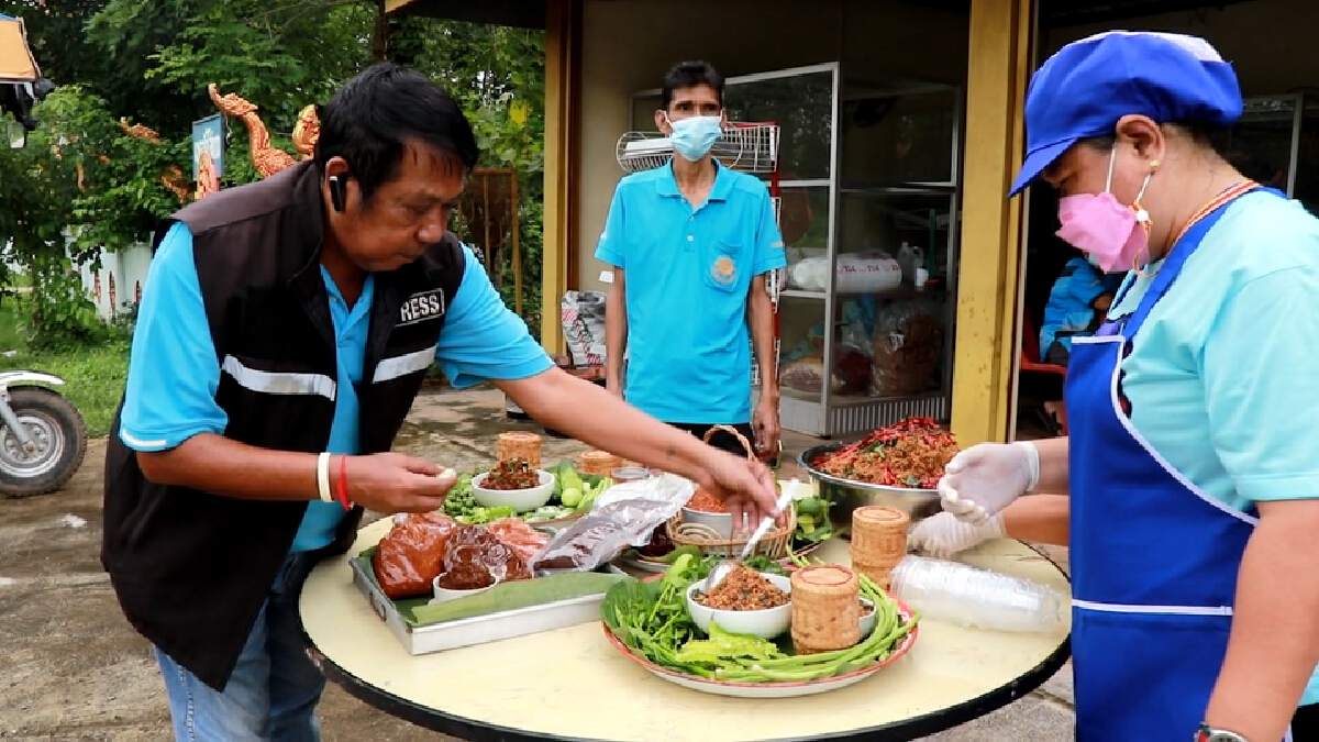 ชาวเมืองพิษณุโลก เข็น น้ำพริก-แจ่วบอง โกอินเตอร์
