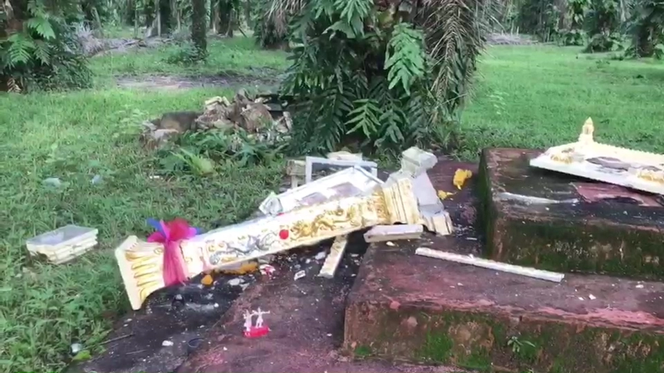 คนร้ายบุกทุบศาลพระภูมิบ้านอดีตกำนัน ต.คลองท่อมใต้