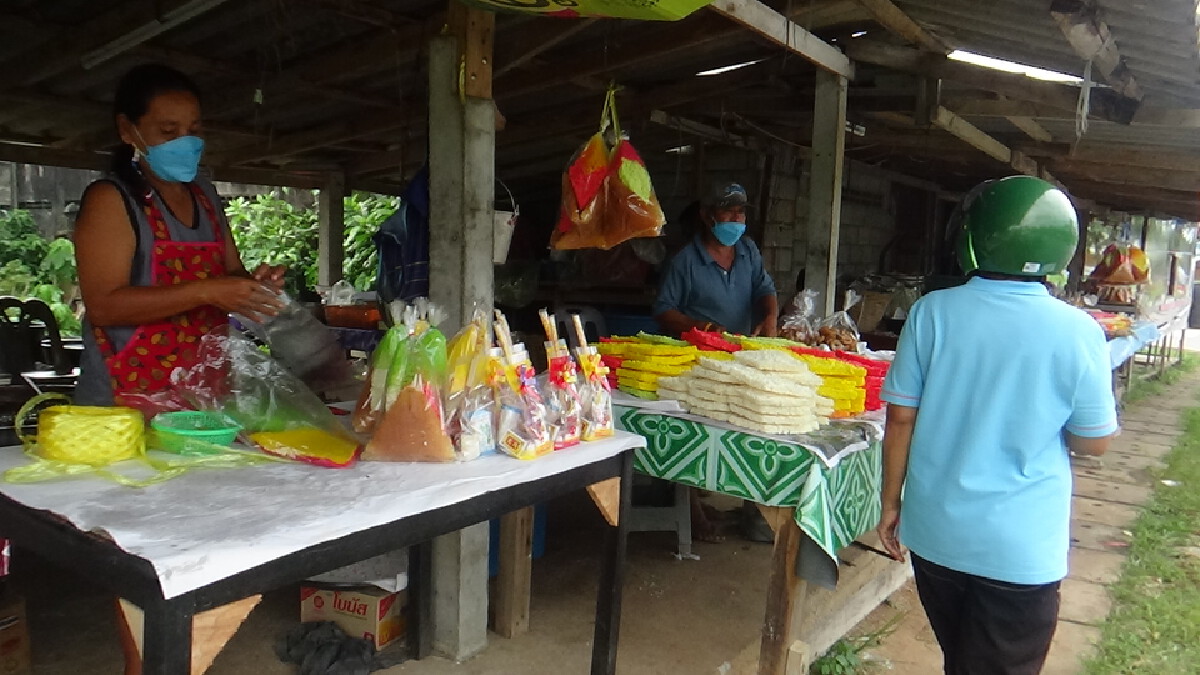 ถนนสารทเดือนสิบเมืองตรังยอดขายลดฮวบ