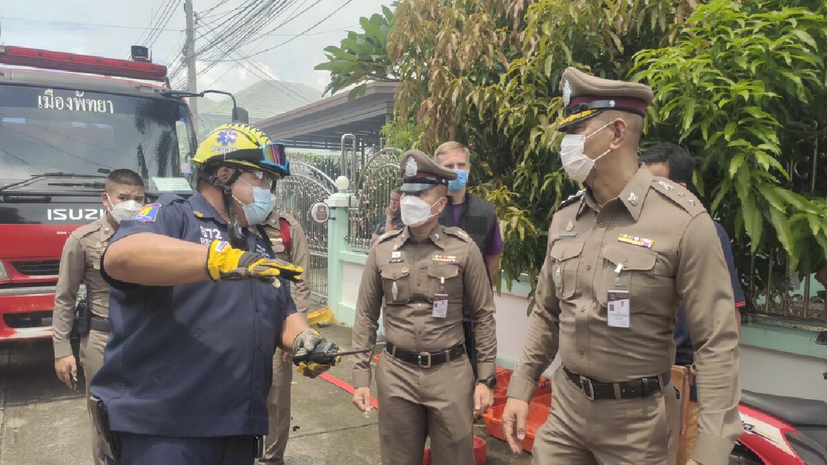 ชาวต่างชาติเครียด ก่อเหตุใช้มีดแทงพุง จุดไฟเผาบ้าน จนท.เร่งช่วยเหลือ