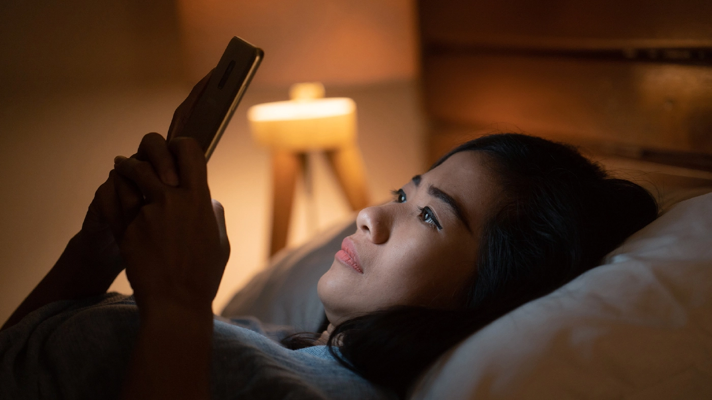 Blue Light ภัยร้ายสายตาสำหรับมนุษย์ยุคดิจิทัล… จริงหรือ?