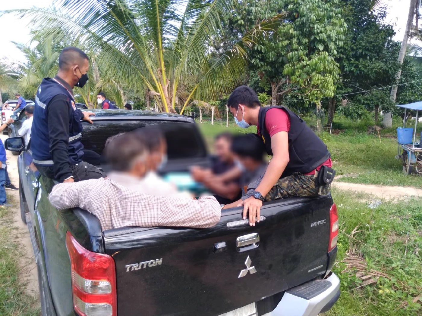 เตือนแล้วไม่หยุด! บุกจับวงไพ่รวบนักพนัน 15 ราย