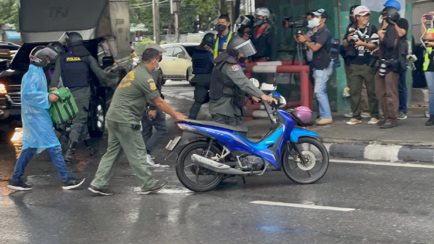 คฝ.เตรียมพร้อมรับม็อบทะลุแก๊สวันครบรอบ 15 ปี รัฐประหารทักษิณ