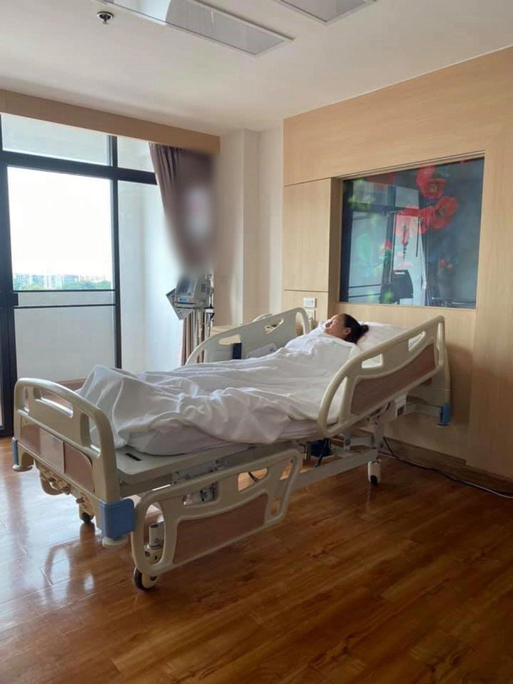 แฟนคลับส่งกำลังใจ "บัวผัน ทังโส" มีอาการมือเท้าชา ล่าสุดใบหน้าซีกซ้ายชา