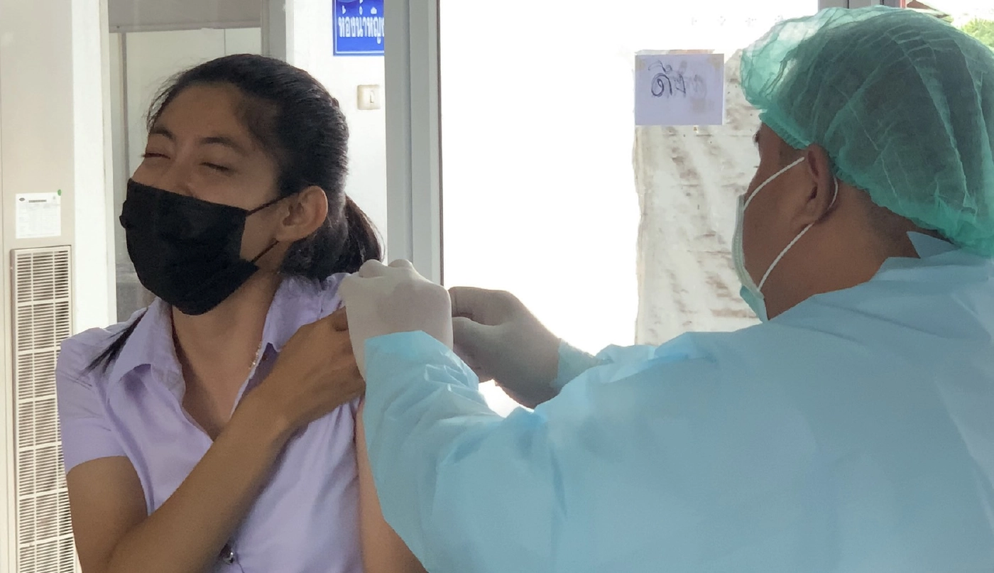 ศรีสะเกษ เปิดฉีดวัคซีน อยากฉีดต้องได้ฉีด แต่วัยรุ่นกลัวเข็ม