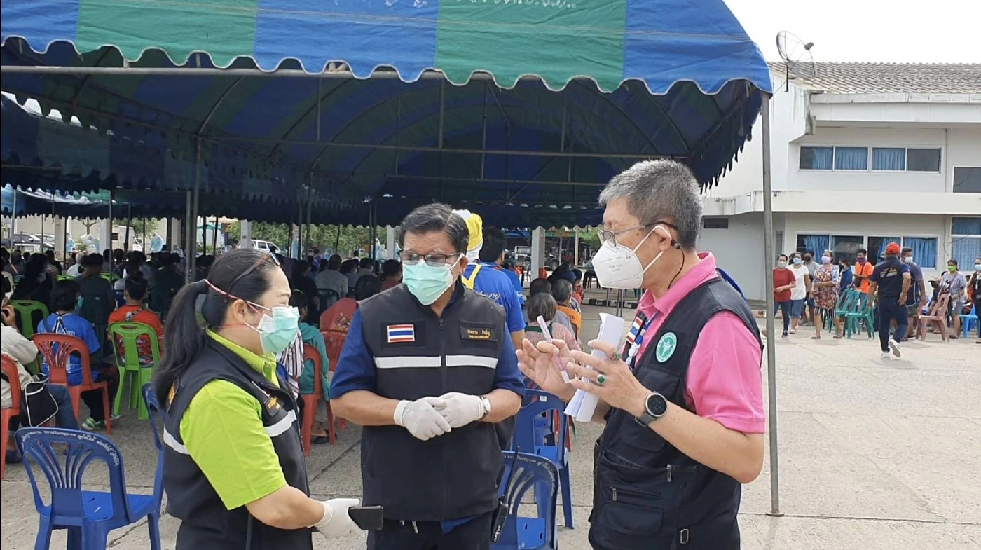 เร่งตรวจพ่อค้าแม่ค้าตลาดสดพิมายหลังพบติดเชื้อโควิด4ราย