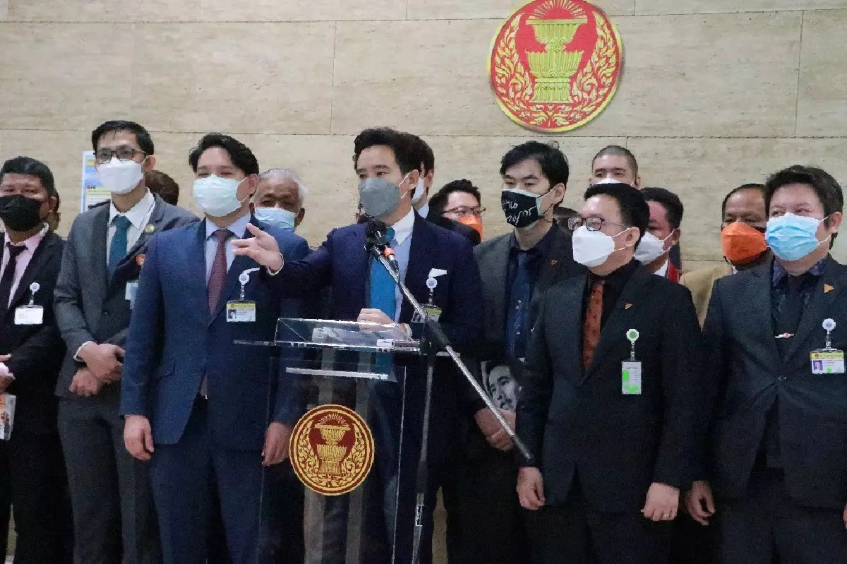 พิธา เชื่อ มียุบสภาเร็วๆ นี้แน่ ชี้ภาวะผู้นำรัฐบาลมีปัญหา