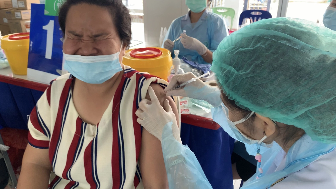 ศรีสะเกษ เปิดฉีดวัคซีน อยากฉีดต้องได้ฉีด แต่วัยรุ่นกลัวเข็ม