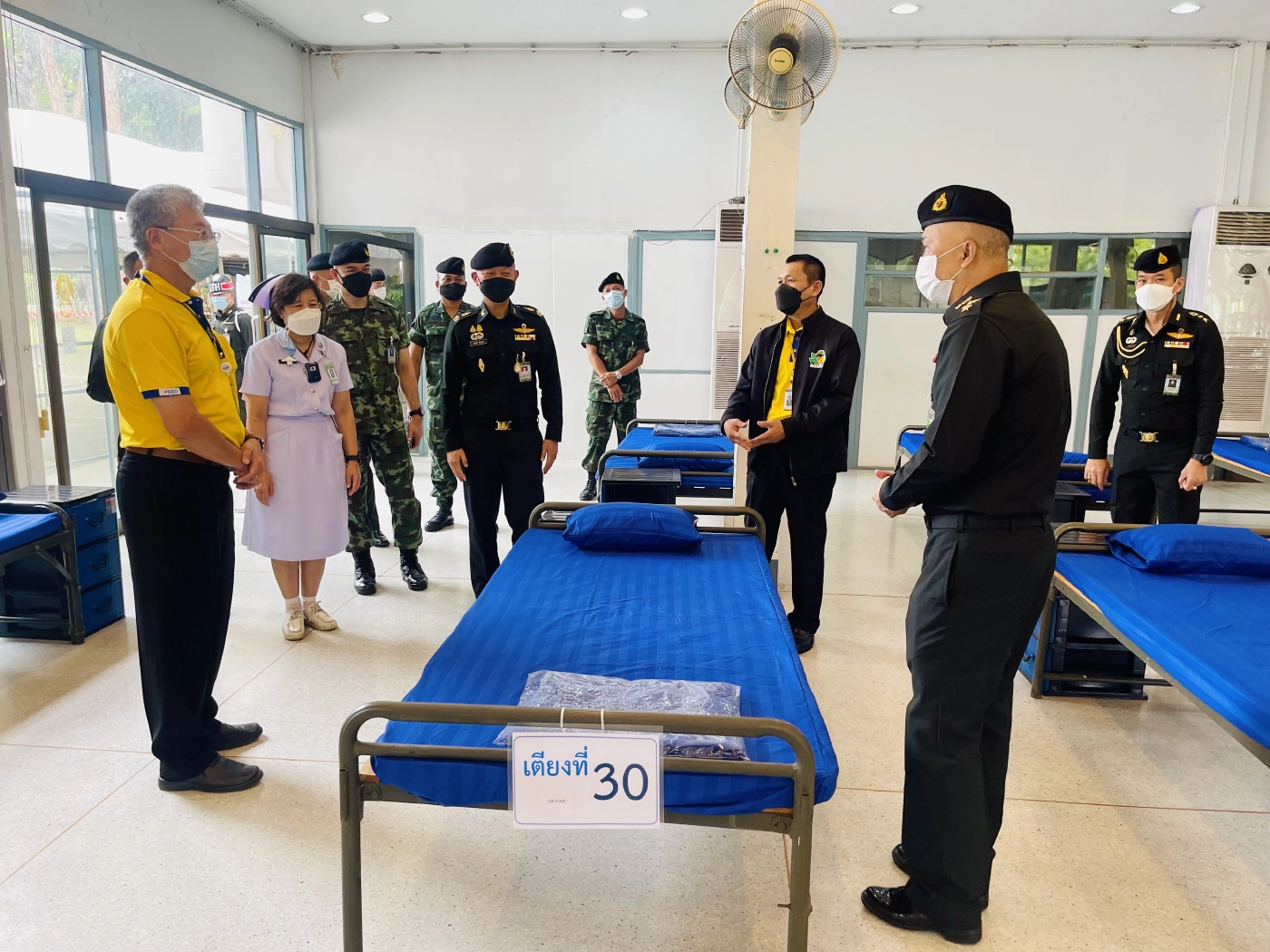 กฟผ.แม่เมาะ มอบเตียงสนามสู้ภัยโควิด-19