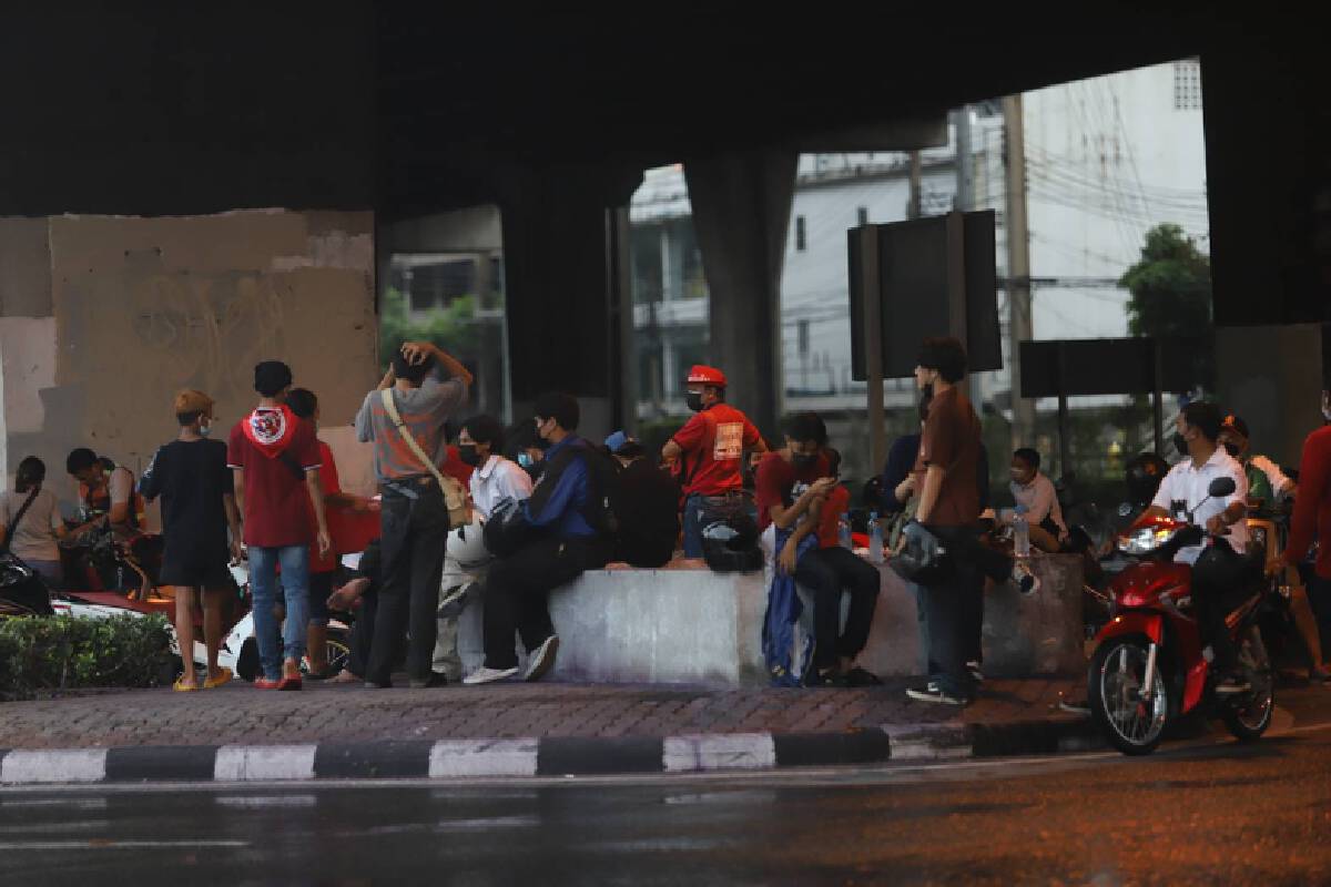 ม็อบแยกดินแดง 1 ก.ย. จุดไม่ติดโดนฝนถล่มหนัก