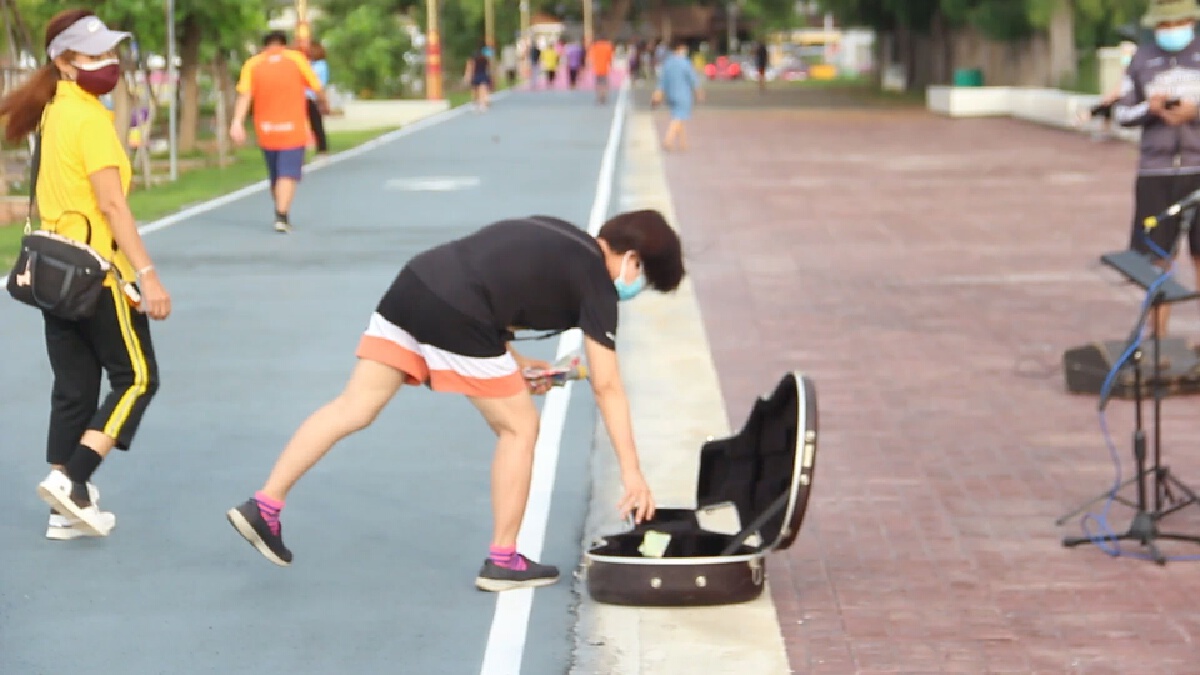 อุดรเปิดพื้นที่ช่วยนักดนตรีเปิดหมวกรอบสวนประจักษ์ฯช่วงโควิด