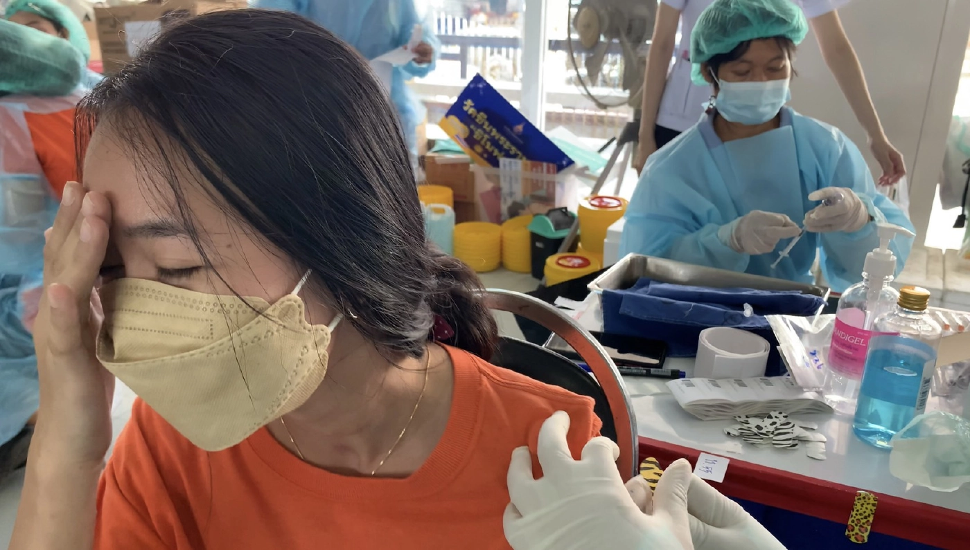 ศรีสะเกษ เปิดฉีดวัคซีน อยากฉีดต้องได้ฉีด แต่วัยรุ่นกลัวเข็ม