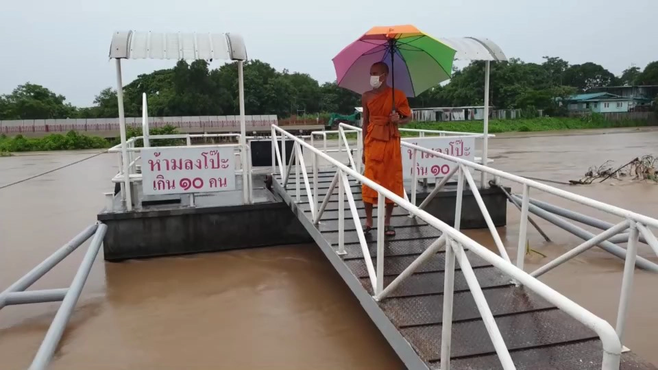วัดดังริมแม่น้ำเจ้าพระยา เฝ้าระวังต่อเนื่องหลังระดับน้ำเพิ่มสูงขึ้น