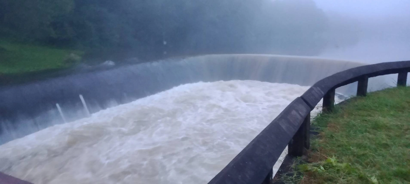 น้ำป่าทะลักท่วมพื้นที่ ต.กกทอง บ้านเรือนเสียหาย