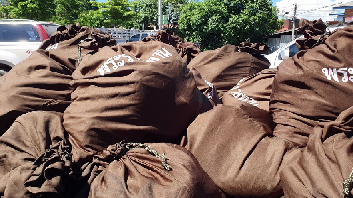 3,000ครัวเรือนในอ.กงไกรลาศอ่วมน้ำท่วม-เร่งย้ายผู้ป่วยโควิด