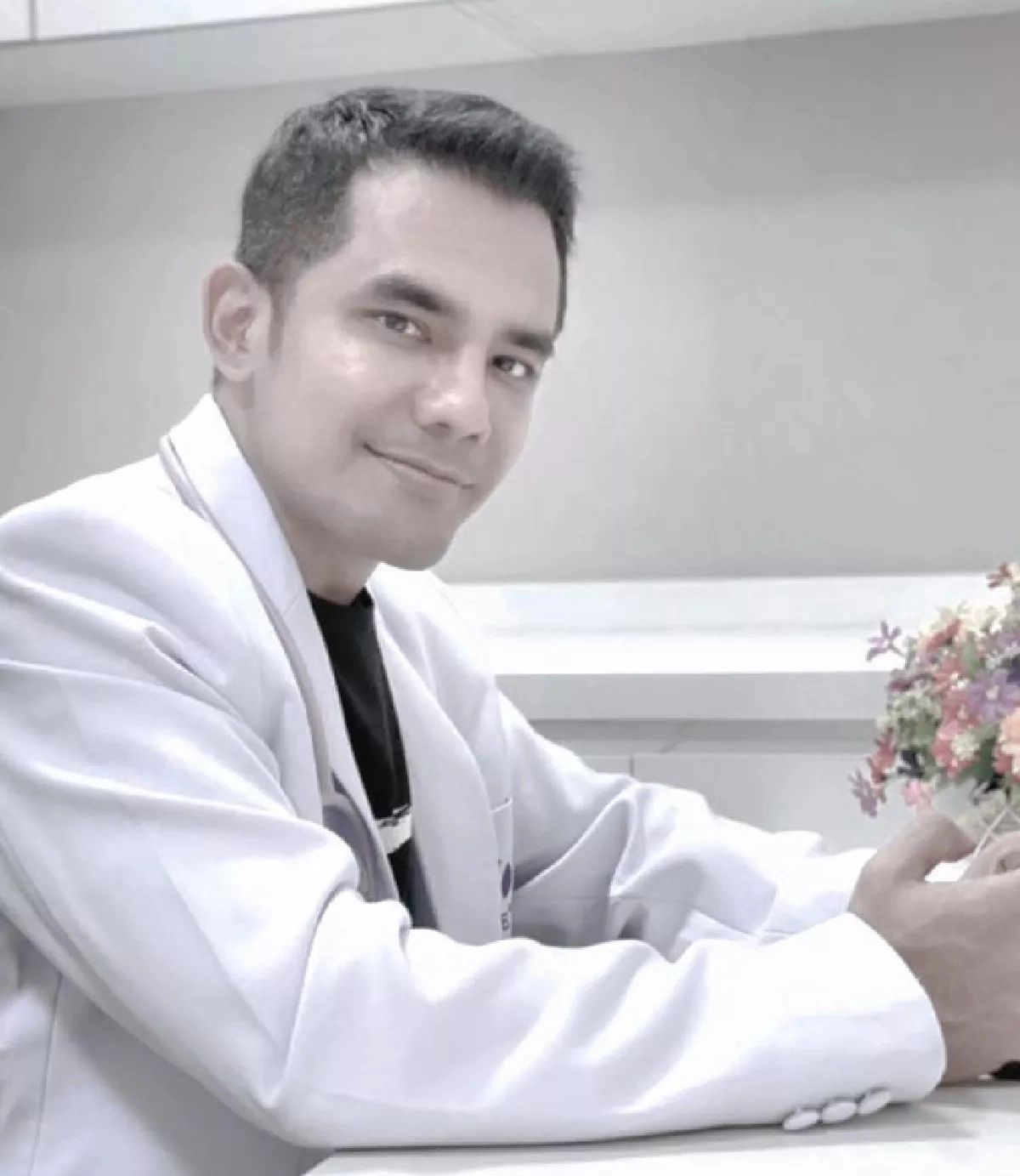 หมอฮัส คุณหมอศัลยกรรมชื่อดังของเมืองไทย เสียชีวิตแล้ว