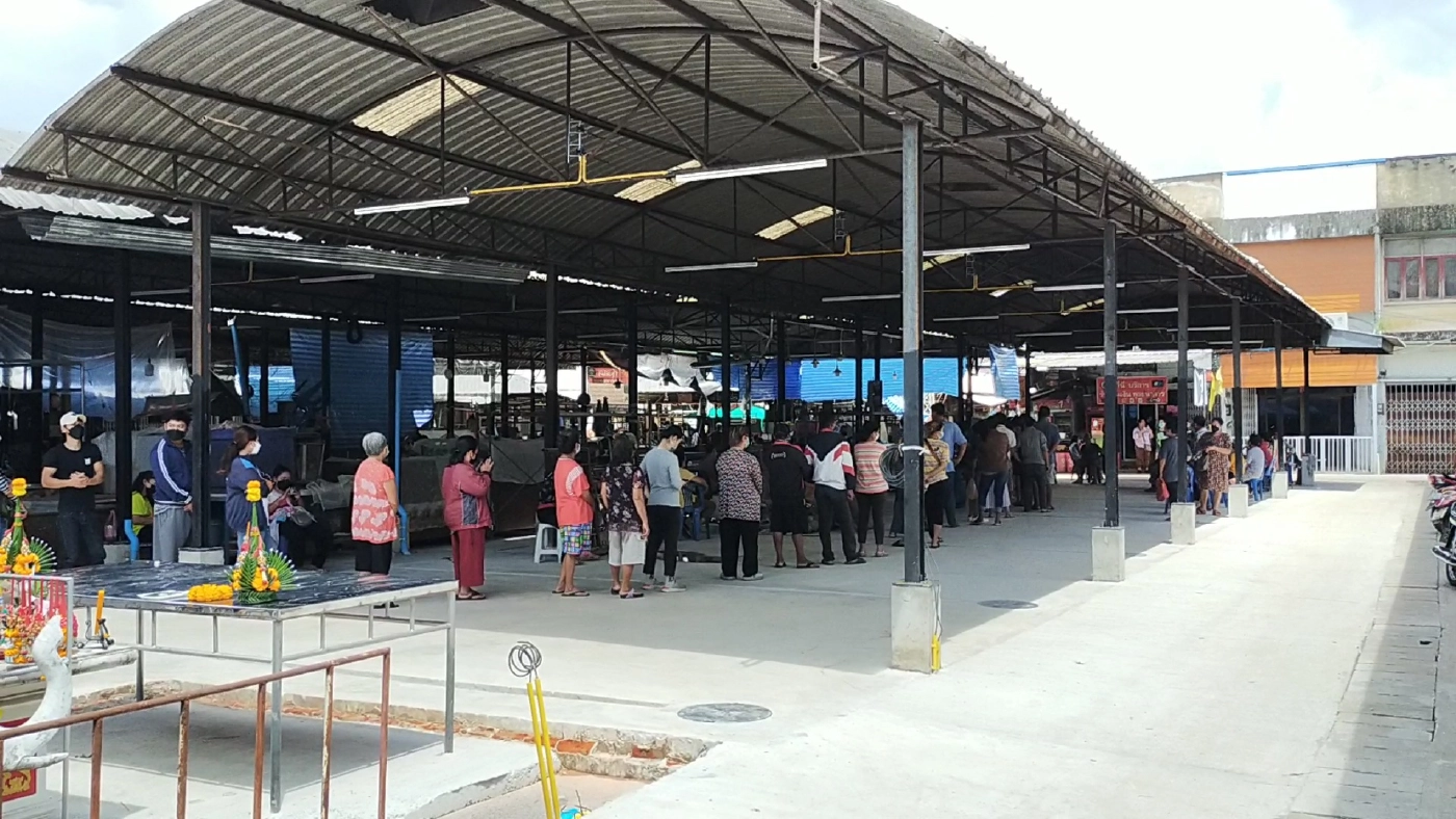 ผู้ว่าอุดรสั่งปิดตลาดกลางเมืองหลังพบแม่ค้าติดโควิดเร่งตรวจ