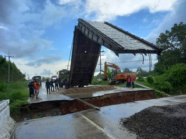 ช็อก! กระบะตกสะพานขาด ตาย 1 ศพ สูญหาย 1 คน 