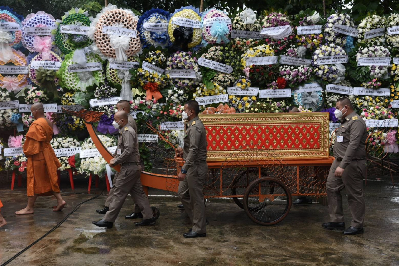 ในหลวงทรงพระกรุณาโปรดเกล้าฯ พระราชทานเพลิงศพ จนท.พิทักษ์ป่าเขาใหญ่