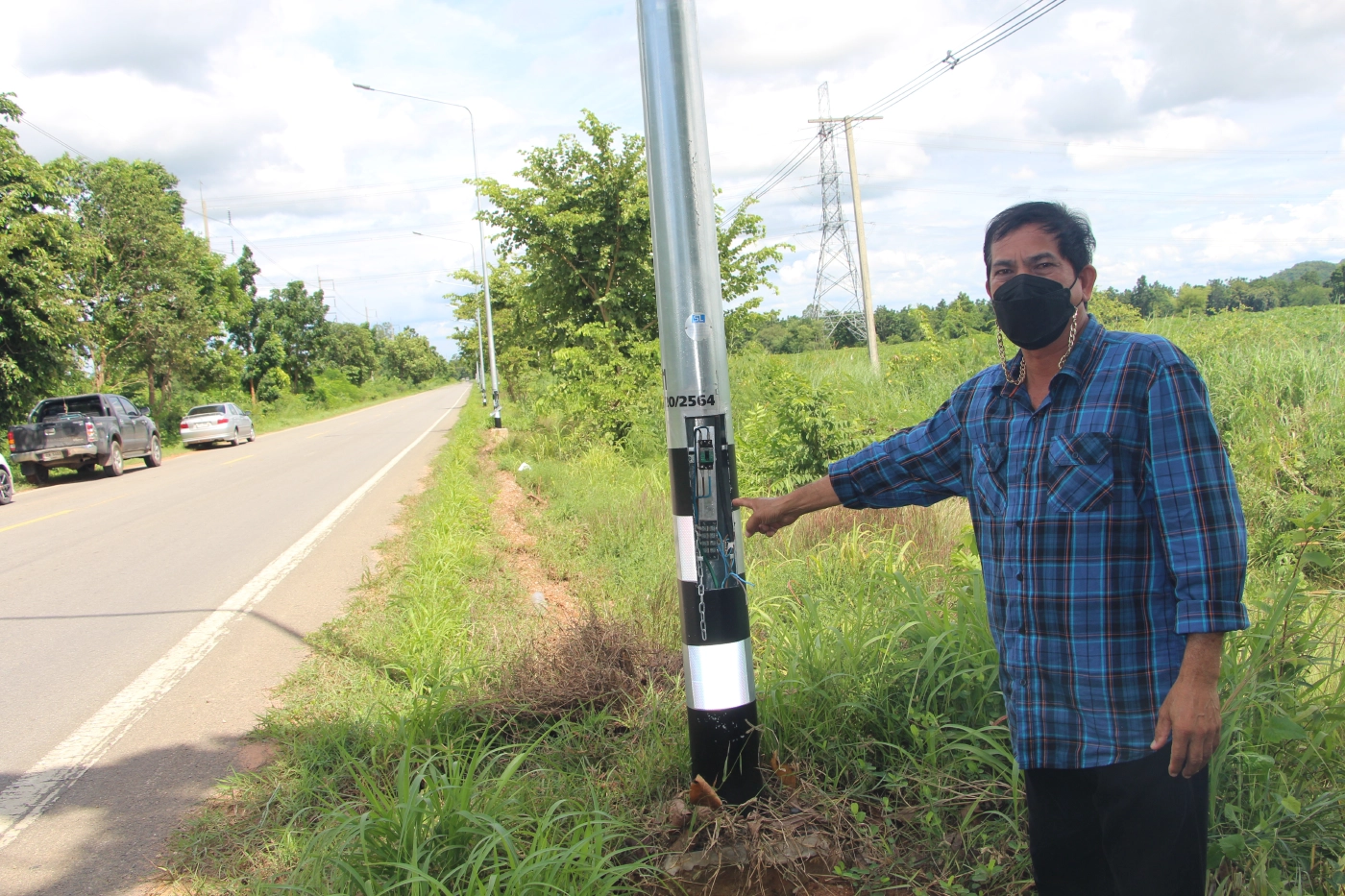 โจรลอบตัดสายไฟส่องสว่างข้างทางทำไฟดับ 25 ต้น ชาวบ้านสัญจรถูกจี้บ่อย