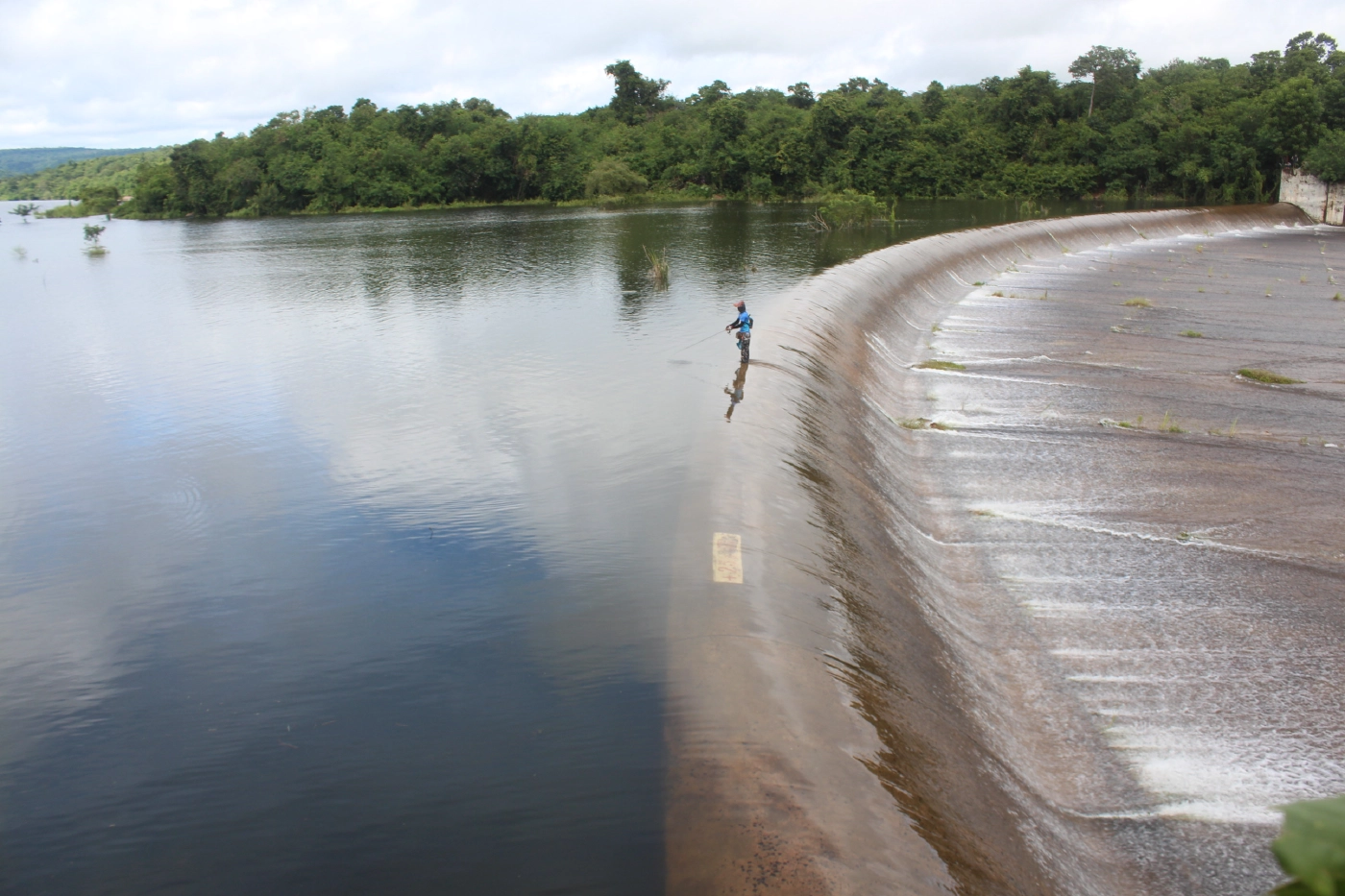 อ่างลำปลายมาศล้น ชลประทานมั่นใจเอาอยู่