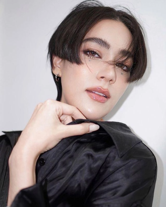 คิมเบอร์ลี่ ลุคใหม่ บ๊อบสั้น แสกกลางสุดเท่ “หมาก ปริญ” จะว่าไงต้องไปฟังคำตอบ