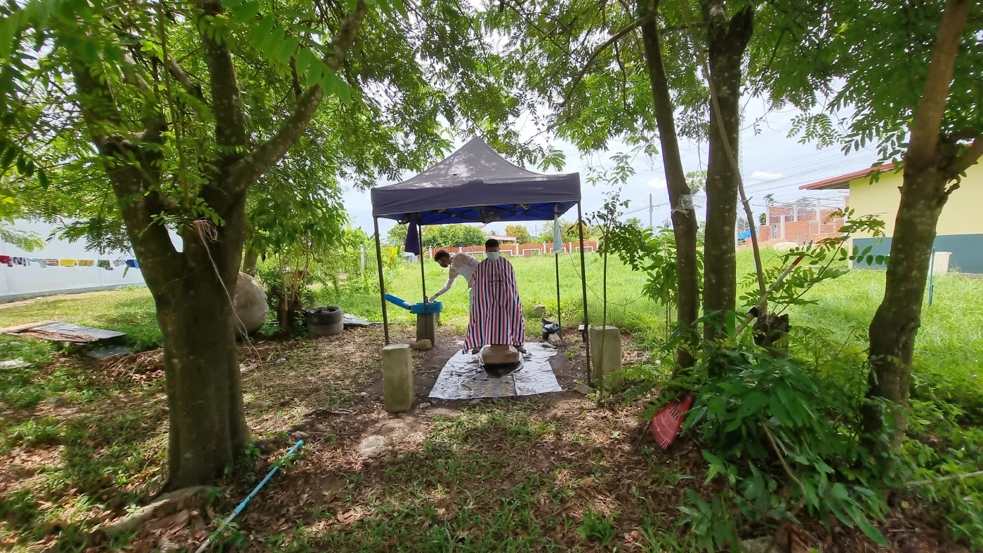 คลายล็อกวันแรก เชิญตัดผมที่ร้านตัดผมคอกแพะ