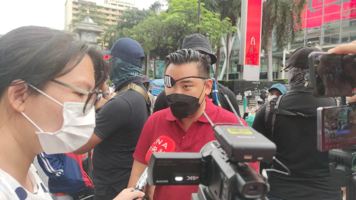 ม็อบแนวร่วมธรรมศาสตร์ฯ รวมตัวแยกราชประสงค์เตรียมปราศรัยเดือดรัฐบาล