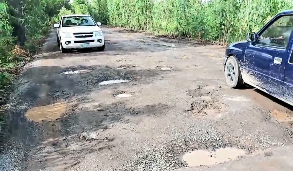 ชาวบ้านโวยถนนพัง ท้องถิ่นโยนความรับผิดชอบไปมา