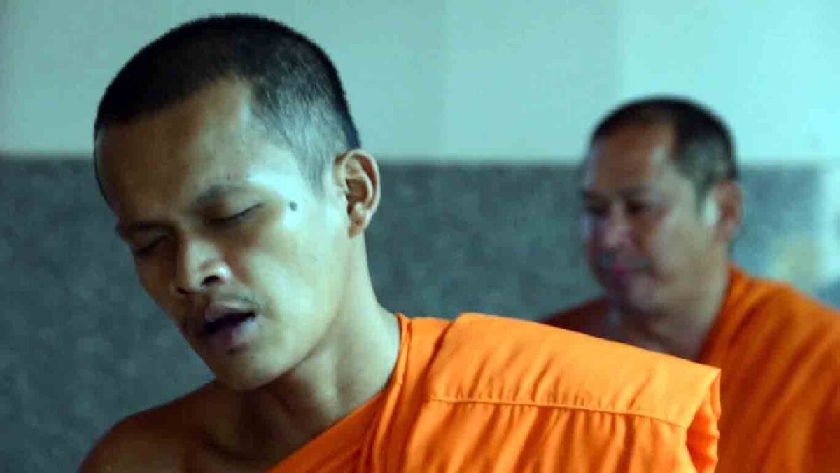 สุดทน! หลวงพ่อร้องเหม็นขี้หมูจากฟาร์ม วอนช่วยอาตมาด้วย