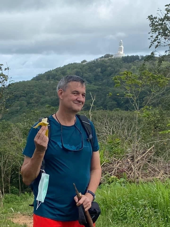 พบแล้วร่าง GM โรงแรมเกาะพีพี เสียชีวิตบนเนินอ่าวเปลว