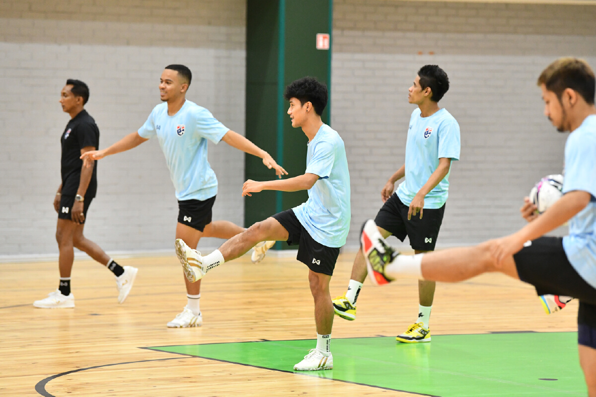 “โต๊ะเล็กช้างศึก” ลงซ้อมมื้อแรกหลังถึงลิทัวเนีย