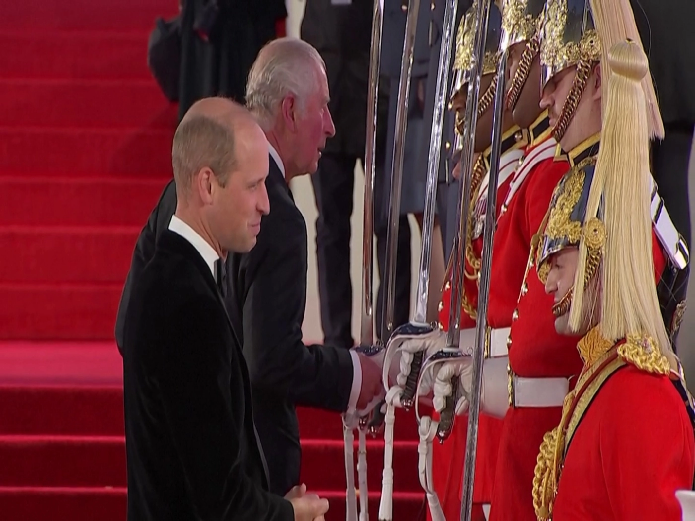 สมาชิกราชวงศ์อังกฤษร่วมงานเปิดตัวหนังเจมส์ บอนด์