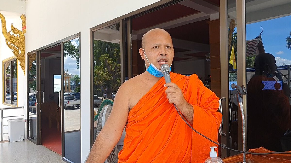 เรือนจำร้อยเอ็ด นำผู้รับอภัยโทษเข้ากักตัวโควิดก่อนปล่อยตัวกลับบ้าน