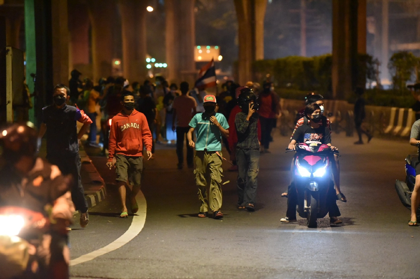 มาตามนัด ม็อบทะลุแก๊สดินแดง 2 ก.ย. รวมตัวป่วนจุดไฟเผายางรถ-ป้อมตำรวจ