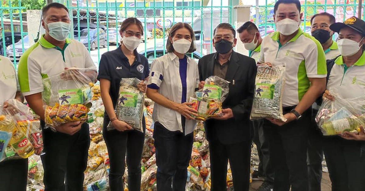 สุดปัง นายกตู่-นันทิดา" มอบ 20 ล้าน ให้ทางตำรวจภูธร จ.สมุทรปราการ