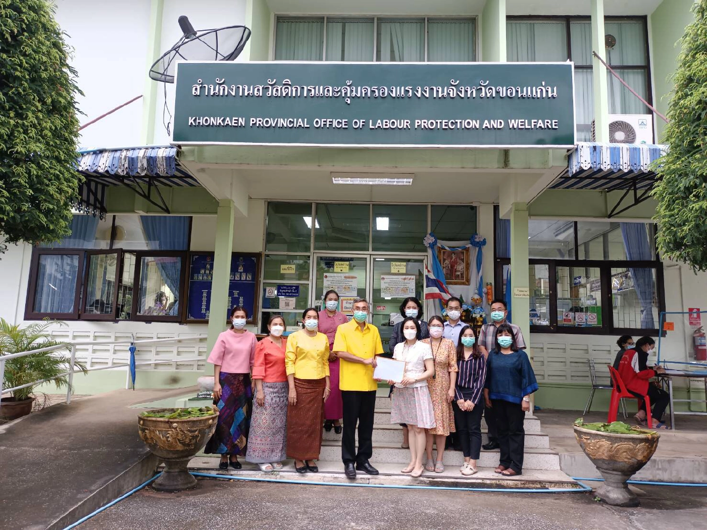 คณาจารย์กว่า  40  สถาบันร่วมลงชื่อค้านกฎกระทรวงเอื้อคนแย่งงานบัณฑิต