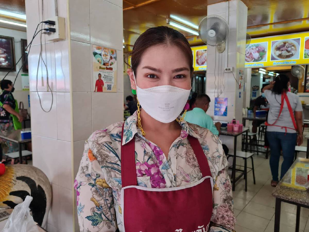 คลายล็อกร้านอาหารวันแรก ร้านข้าวมันไก่ขายหมดภายในครึ่งชั่วโมง