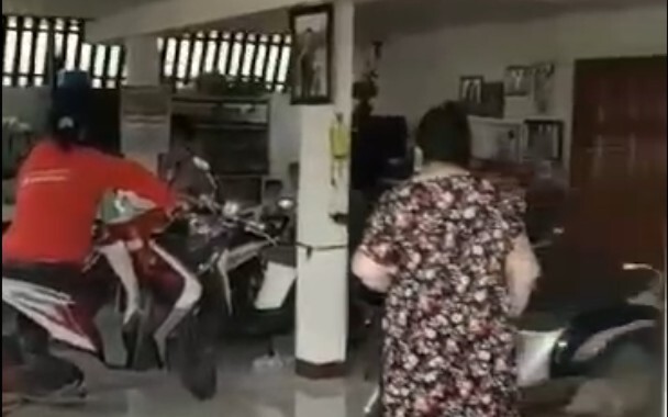 ผญบ.สุดทนถ่ายคลิปสูงวัยตั้งวงเล่นไพ่ไม่กลัวโควิด