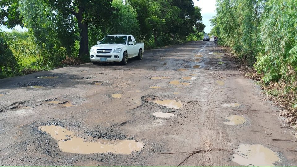 ชาวบ้านโวยถนนพัง ท้องถิ่นโยนความรับผิดชอบไปมา