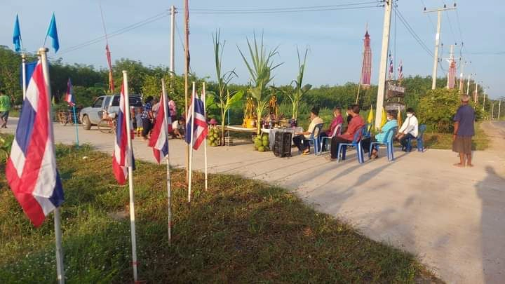 เสี่ยงทายคางไก่เซ่นไหว้ผีปู่ตาขอเลขเด็ด