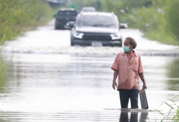 ก้าวไกลตั้ง"สุรเชษฐ์"นั่งทีมติดตามน้ำท่วมพร้อมช่วยเหลือปชช.