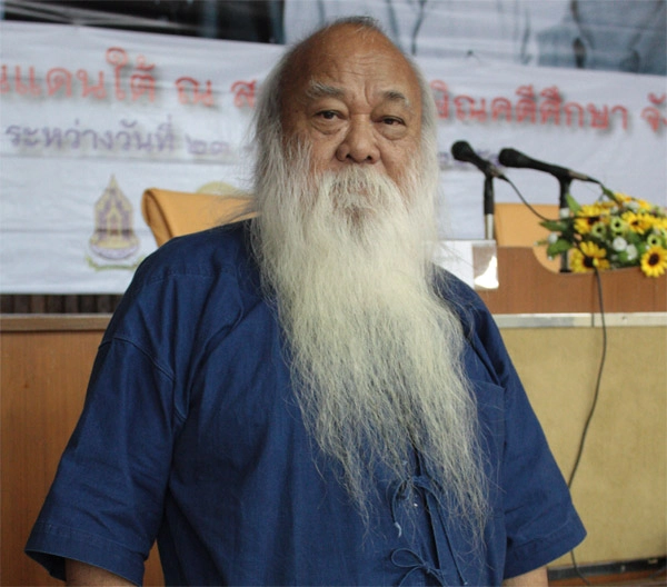 ลูกชายจี้ส่งคืนกระดูก "อ.ถวัลย์" ปมศิลปินห้อยคอรับพลัง 