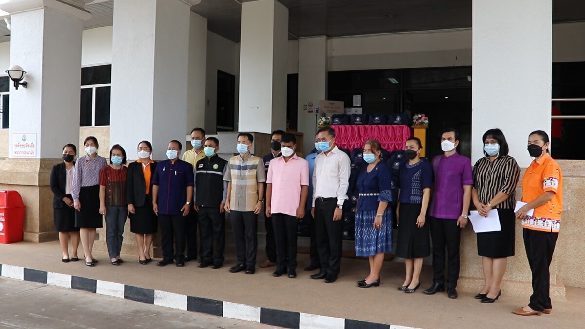 สมาคมประชาคมคนตาบอดไทย มอบถุงยังชีพให้ผู้พิการทางสายตานครพนม