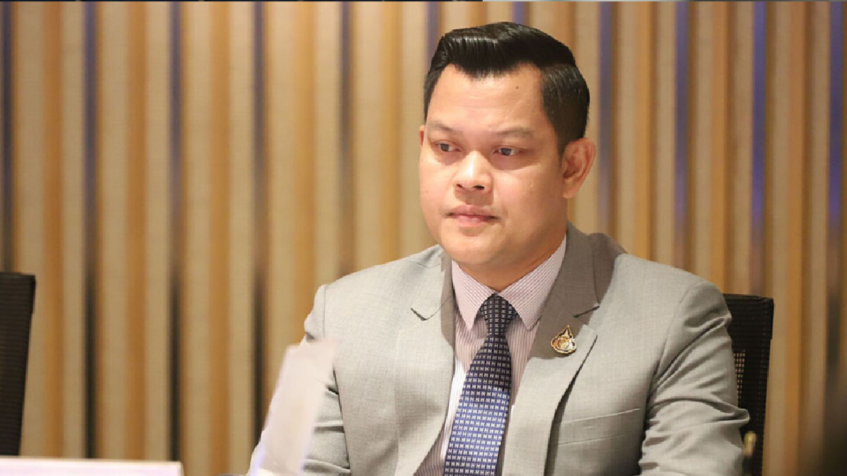 นายธนกร วังบุญคงชนะ โฆษกประจำสำนักนายกรัฐมนตรี 