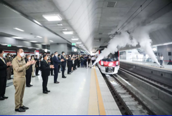 งามหน้า! รถไฟสายสีแดงเปิดไม่ทันไรเจอโจรบุกขโมยสายไฟทำเดินรถสะดุด