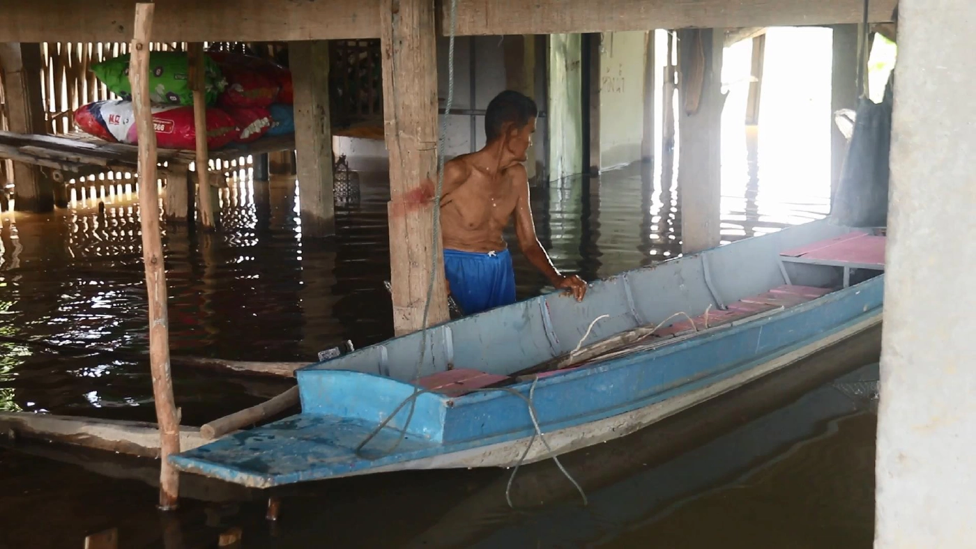 "แม่น้ำยม"ล้นตลิ่ง-เก็บของไว้ที่สูง