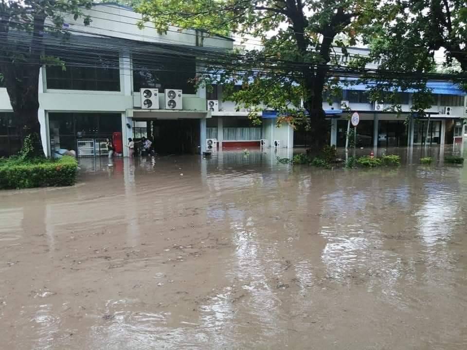 "เมืองตาก"จมบาดาล-รถติดหลายกิโลเมตร